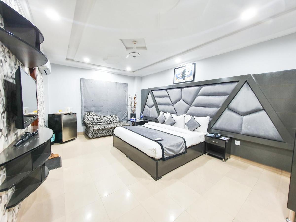 Hotel Crown Inn ملتان المظهر الخارجي الصورة