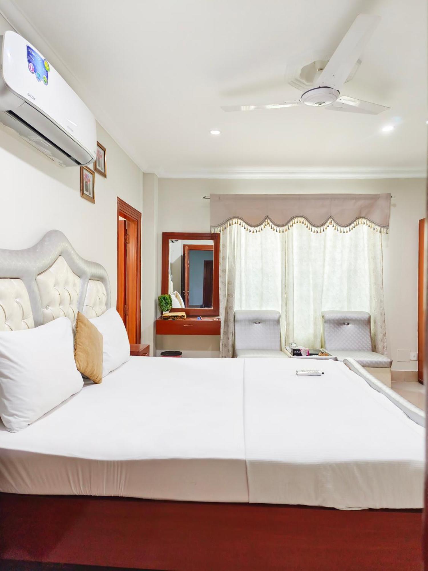 Hotel Crown Inn ملتان المظهر الخارجي الصورة