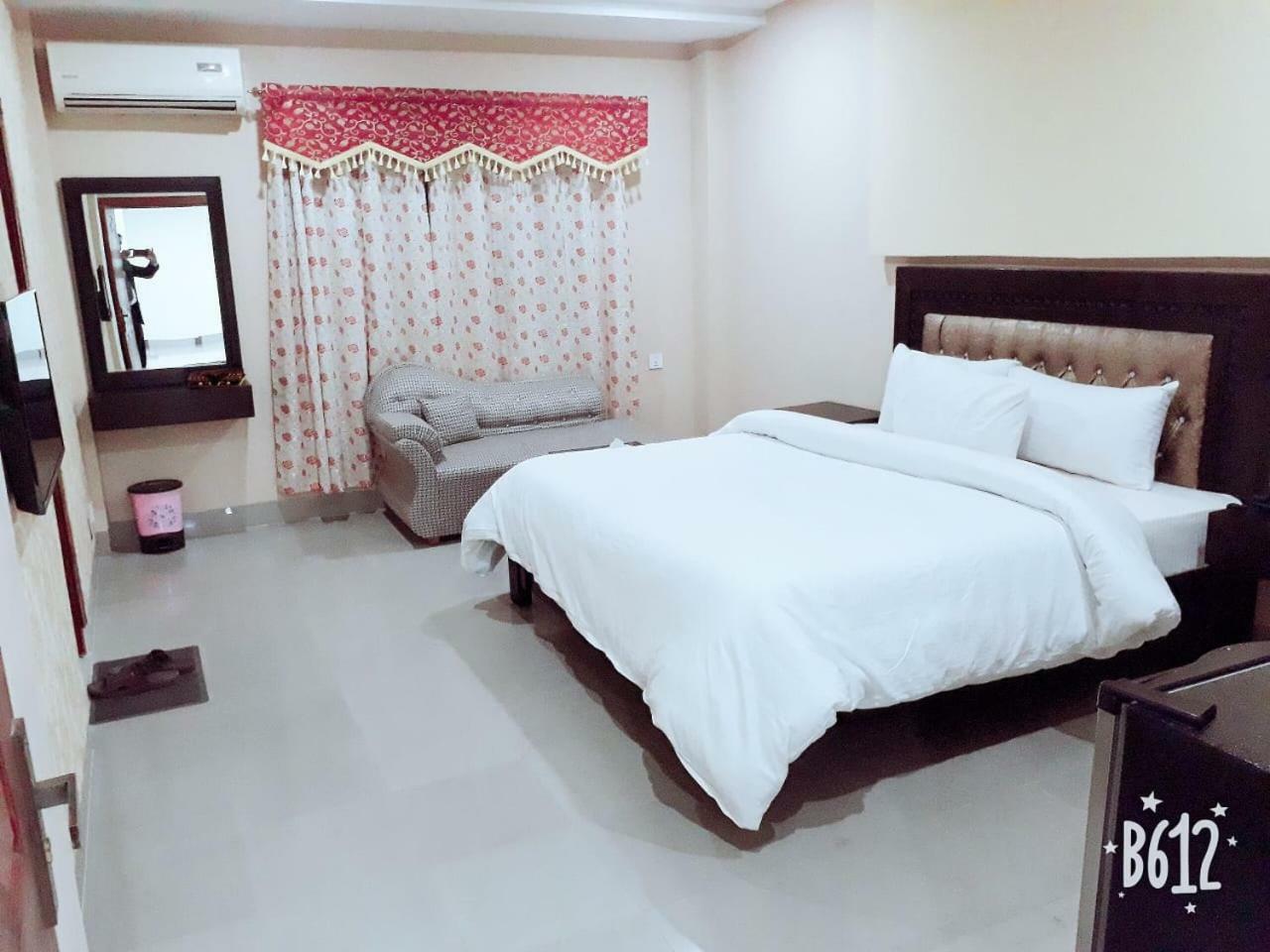 Hotel Crown Inn ملتان المظهر الخارجي الصورة