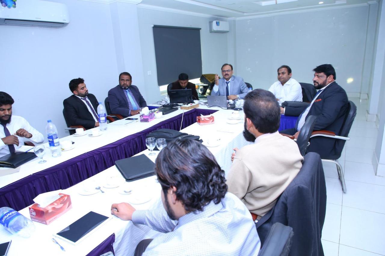 Hotel Crown Inn ملتان المظهر الخارجي الصورة
