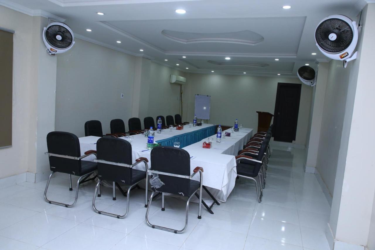 Hotel Crown Inn ملتان المظهر الخارجي الصورة